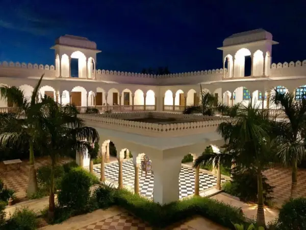 Hotel Surya Vilas Palace 8